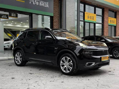 Lynk & Co 01