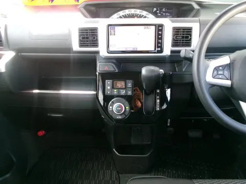 Toyota Pixis Mega