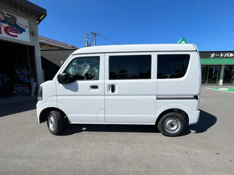 Nissan Clipper Van