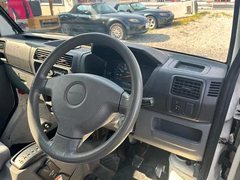 Nissan Clipper Van