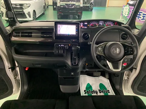 Honda N-BOX Custom
