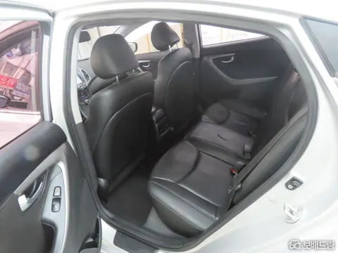 Hyundai Elantra (Avante)