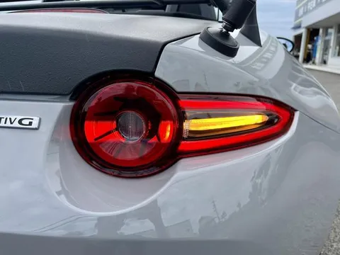 Mazda MX-5 (Roadster)