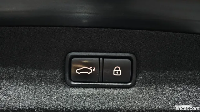 Genesis G90 (EQ900)