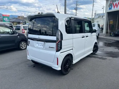 Honda N-BOX Custom