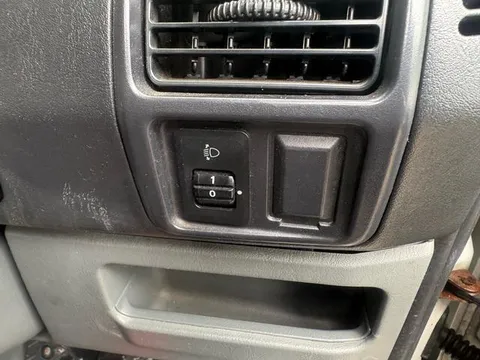 Nissan Clipper Van