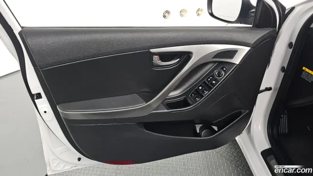 Hyundai Elantra (Avante)