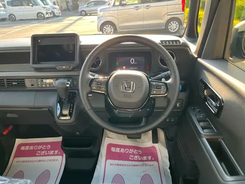 Honda N-BOX Custom