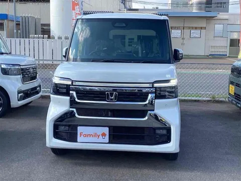 Honda N-BOX Custom