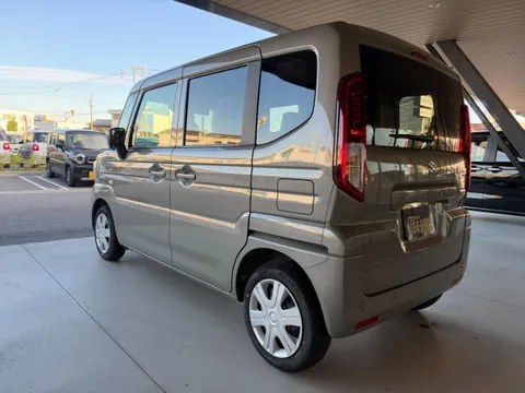 Suzuki Spacia