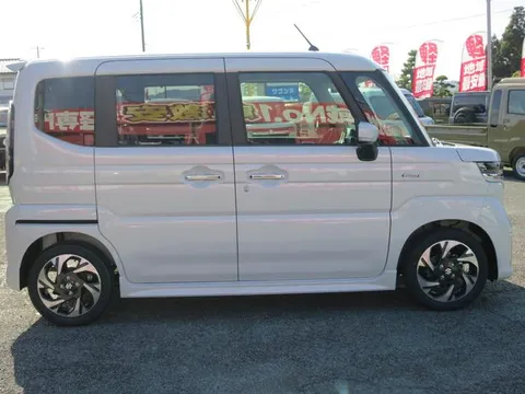 Suzuki Spacia Custom