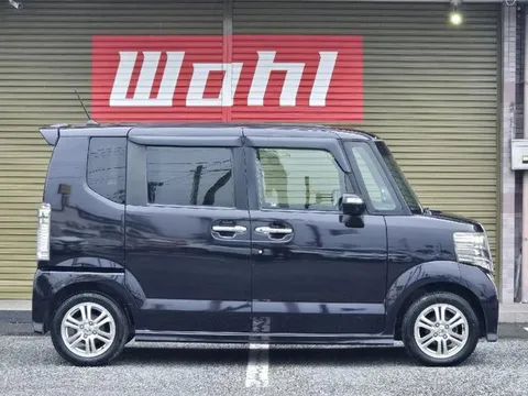 Honda N-BOX Custom