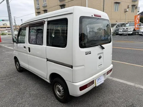 Toyota Pixis Van