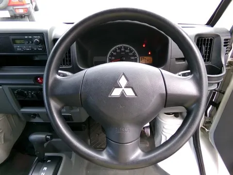 Mitsubishi Minicab Van