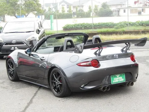 Mazda MX-5 (Roadster)