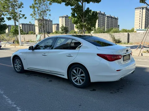 Infiniti Q50L