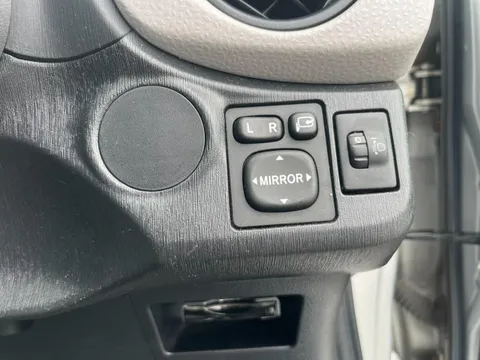 Toyota Yaris (Vitz)