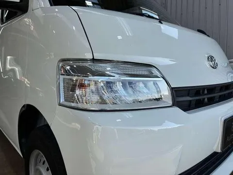 Toyota TownAce Van