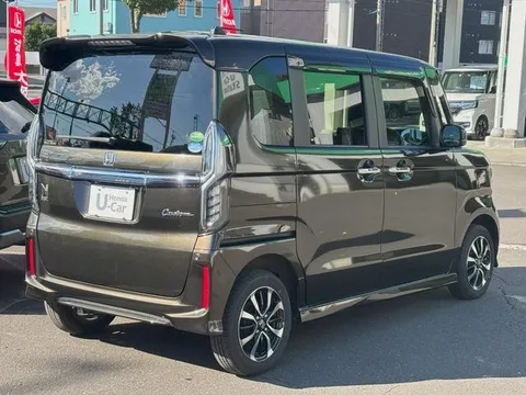 Honda N-BOX Custom