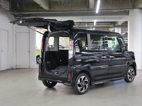 Suzuki Spacia Custom