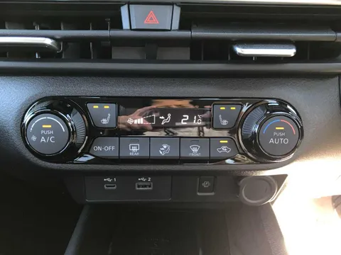 Nissan Note Aura