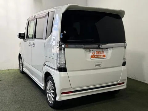 Honda N-BOX Custom