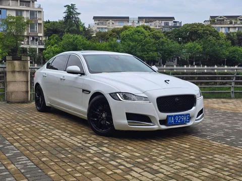 Jaguar XFL