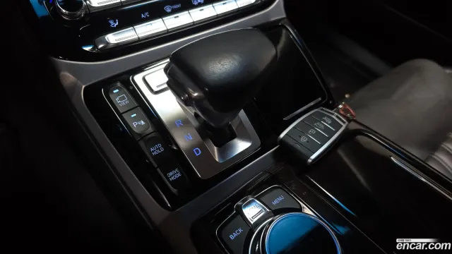 Genesis G90 (EQ900)