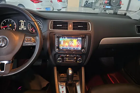 Volkswagen Sagitar