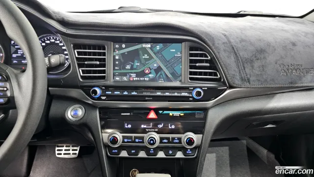 Hyundai Elantra (Avante)