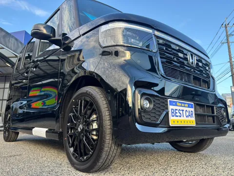 Honda N-BOX Custom