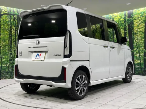 Honda N-BOX Custom