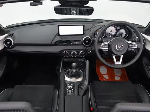 Mazda MX-5 (Roadster)