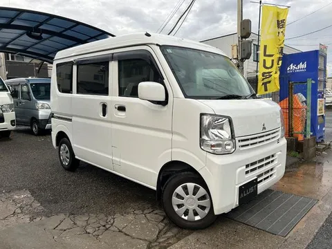 Mitsubishi Minicab Van