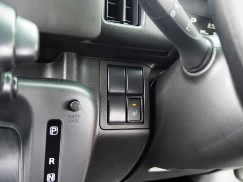Nissan Clipper Van