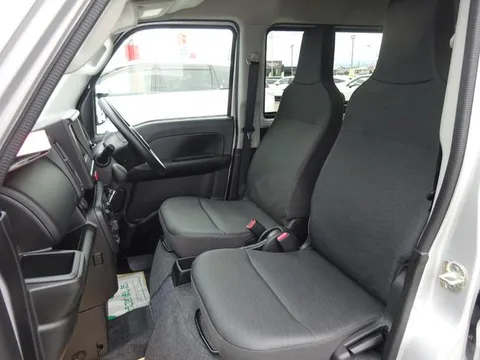 Nissan Clipper Van