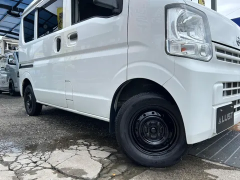 Nissan Clipper