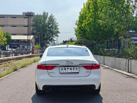 Jaguar XFL