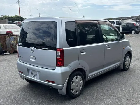 Nissan Otti
