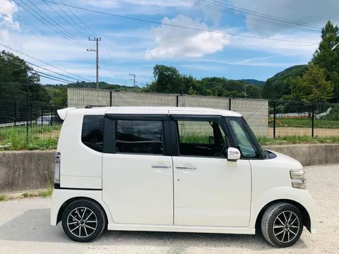 Honda N-BOX Plus Custom
