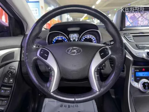 Hyundai Elantra (Avante)