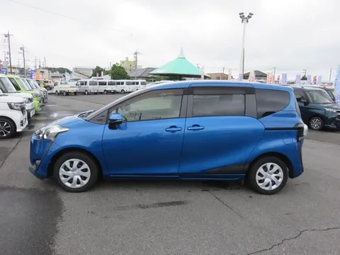Toyota Sienta