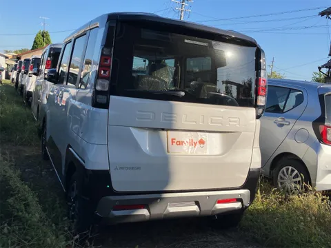 Mitsubishi Delica Mini