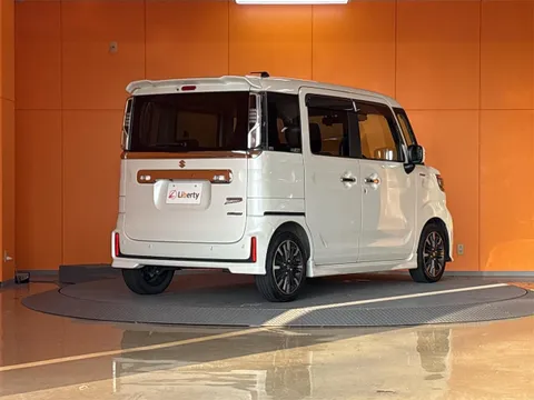 Suzuki Spacia Custom