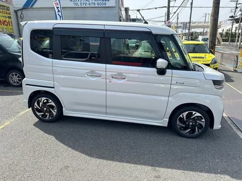 Suzuki Spacia Custom