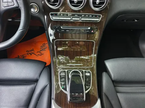 Mercedes-Benz Mercedes-Benz GLC