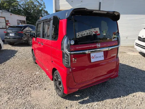 Honda N-BOX Custom