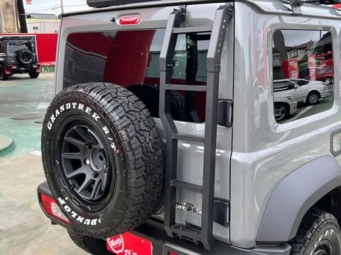Suzuki Jimny Sierra