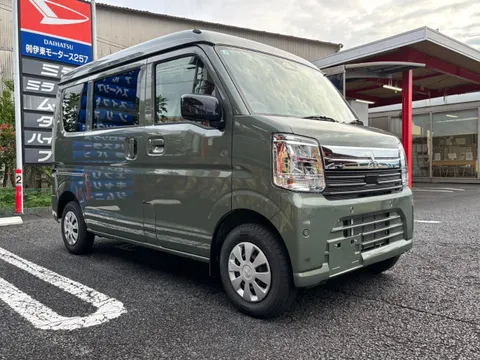 Mitsubishi Minicab Van