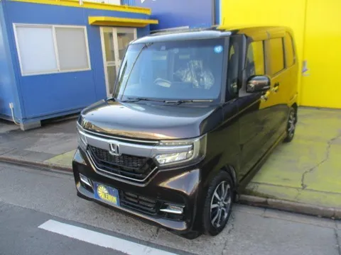 Honda N-BOX Custom